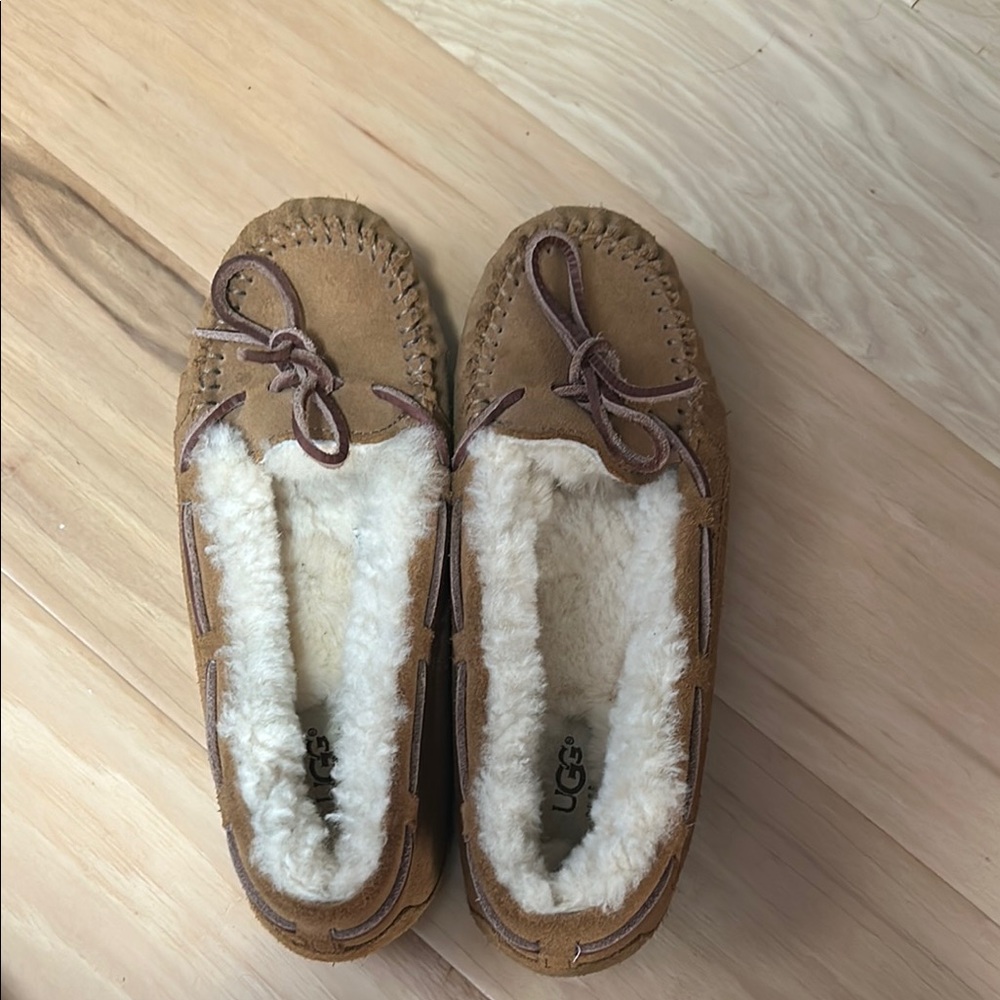 UGG Tan Moccasin Slippers with Shearling Lining, size 6.